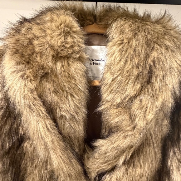 Abercrombie & Fitch Faux Fur Tan Brown Coat - Picture 4 of 5
